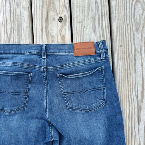 Lucky Brand Jeans Womens 16/33 Blue Denim Medium Wash Sweet N Straight Mid Rise - Picture 13 of 16